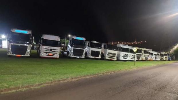 Sindicato das transportadoras realiza ato de paralisação em Cascavel.
